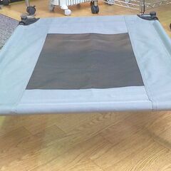 M-PETS ELEVATED ドッグベッド Mサイズ 高床式 高さ18㎝ ペットベッド グレー 犬用 西岡店の画像