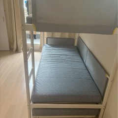 IKEA　VITVAL ヴィトヴァル 2段ベッドフレーム アンダーベッド付き ライトグレーの画像