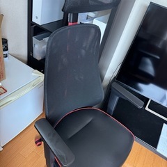 【IKEA】通気性◎ メッシュ＆レザー オフィスチェア／ヘッドレスト付き（美品）チェアの画像