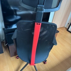 【IKEA】通気性◎ メッシュ＆レザー オフィスチェア／ヘッドレスト付き（美品）チェアの画像