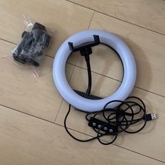 💡リングライト（スマホホルダー付き）無料の画像
