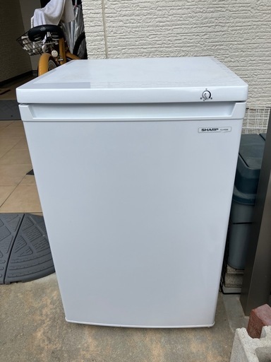 2017年製　SHARP ノンフロン冷凍庫