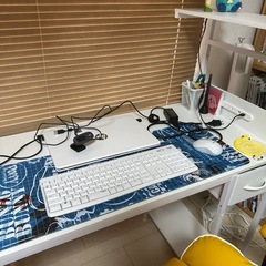 【受付終了】ホワイトゲーミングデスク イエローゲーミングチェア セットの画像