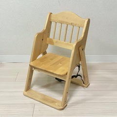 木製 ベビーチェアの画像