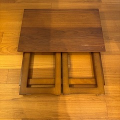 折りたたみ机の画像