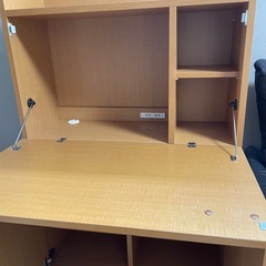 折りたたみ式デスク付き
キャビネットの画像