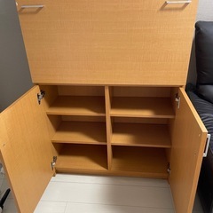 折りたたみ式デスク付き
キャビネットの画像