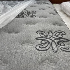 値下げしました！KINGSDOWN クイーンベッドの画像