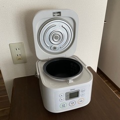 炊飯器の画像