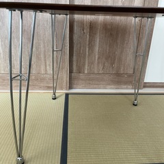 ダイニングテーブルの画像