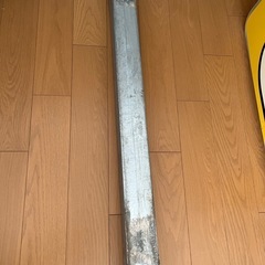 LED満空灯と車止めの画像