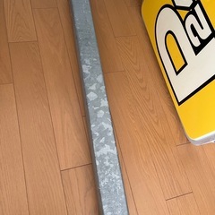 LED満空灯と車止めの画像