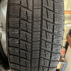 スタッドレスタイヤ　ホイール付き　ハイエースの画像