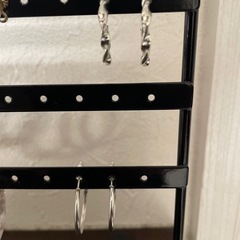 GAPのピアス7点➕ピアススタンドの画像