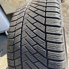 メルセデスベンツ　CLSクラス　スタッドレス　4本セット　バリ溝！の画像