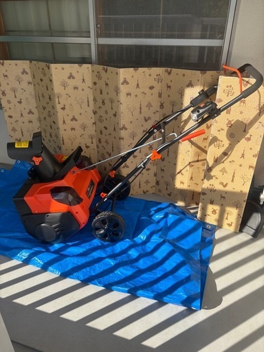 BLACK＋DECKER 充電式小型除雪機　　36Vコードレス除雪機