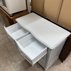 アンティーク調　猫脚　ホワイト　チェストの画像