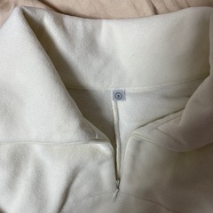 ユニクロ　フリース白女性Ｓサイズの画像