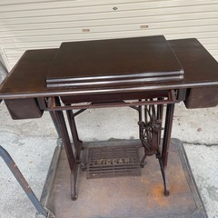 リカー　レトロ　足踏みミシンの画像