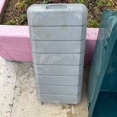 使用感有り　屋外道具箱の画像