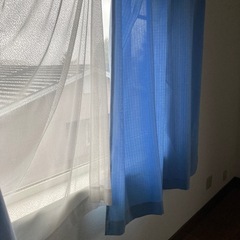 カーテンの画像