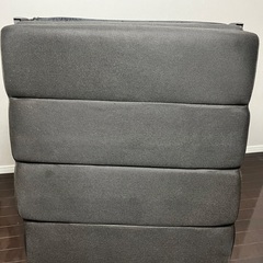 折りたたみベッドの画像