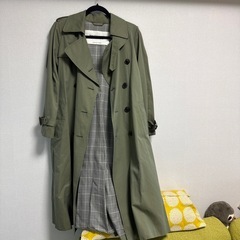 beautiful people カーキトレンチコートの画像