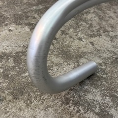 ［自転車専門店）USEDパーツ☆ドロップハンドル・チネリ（400mm)の画像