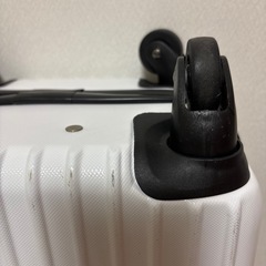 【機内持ち込みOKサイズ】ホワイトハードシェルキャリーケース　トラベルハウスの画像