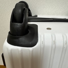 【機内持ち込みOKサイズ】ホワイトハードシェルキャリーケース　トラベルハウスの画像