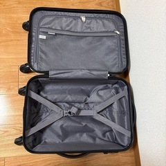 【機内持ち込みOKサイズ】ホワイトハードシェルキャリーケース　トラベルハウスの画像