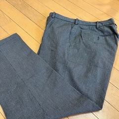 ユニクロ　スラックス　3本　の画像