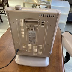 K2511-007 HITACHI ハロゲンヒーター 家庭用 HLH-303H 2015年製 通電確認済み キズ汚れ有りの画像