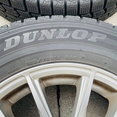 スタッドレスタイヤ　DUNLOPの画像