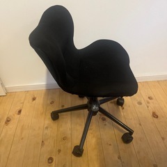 姿勢矯正のデスクチェアーの画像