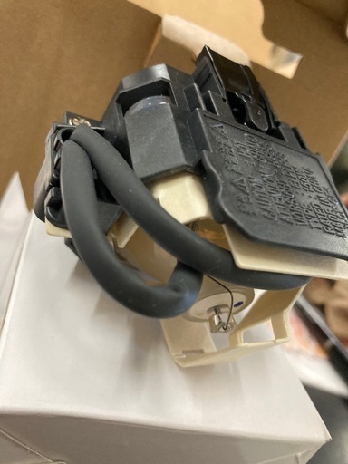 EPSON プロジェクター交換用ランプ　　ELPLP18 リサイクルショップ宮崎屋　佐土原店　26.4.3