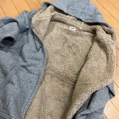ユニクロ　パーカージャケットの画像