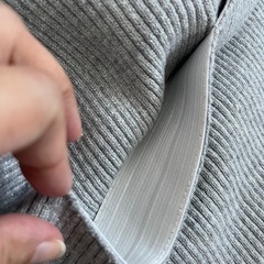 グレーのタイトスカートの画像