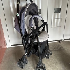 combiベビーカーの画像
