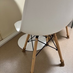 
IKEAダイニング丸テーブル椅子のセット の画像