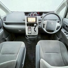 ヴォクシー　4WD XLエディション【☆彡提携クレジットご紹介可能☆彡】信用情報に不安があっても大丈夫♪の画像