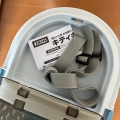 猫や子犬用のキャリーケースの画像