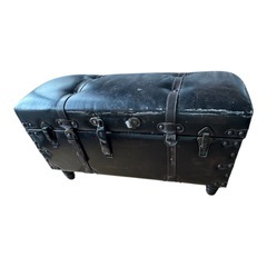 収納付きトランクチェア
の画像