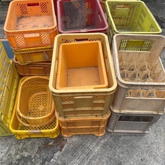 コンテナ　全て引き取り限定の画像