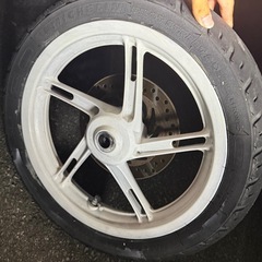 PCX56ホイールフロントの画像