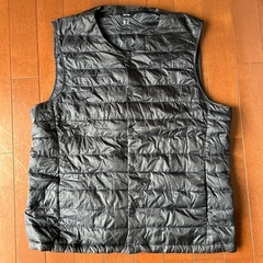 ユニクロ　ウルトラライトダウンベスト（メンズ・Lサイズ・ブラック）の画像