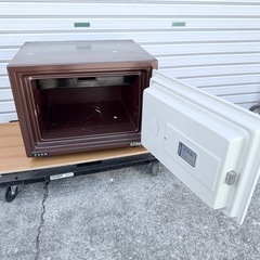 金庫(鍵付き)番号不明の画像