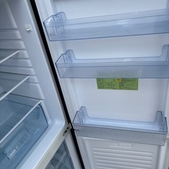 2021年製　ガラストップ2ドア冷蔵庫の画像