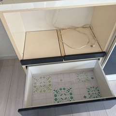 食器棚の画像