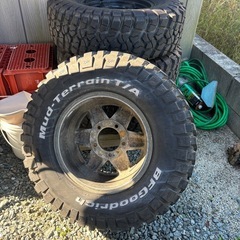 BFGoodrich 16インチオフロードタイヤ
の画像